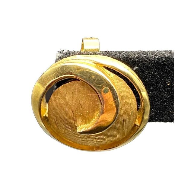 CROWN TRIFARI COMET SWIRL GOLDEN TONED TRIFANIUM CLIP ON EARRINGS VINTAGE 1960s - Picture 3 of 13